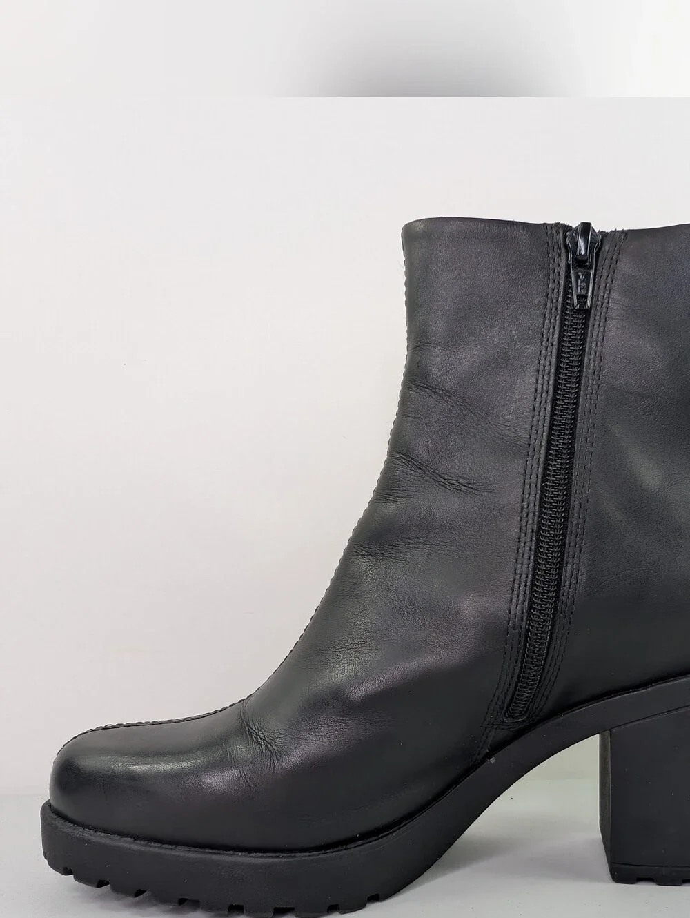 Vagabond Grace Boot Size 39 US 8 Black Leather Chunky Bootie Block Heel Side Zip